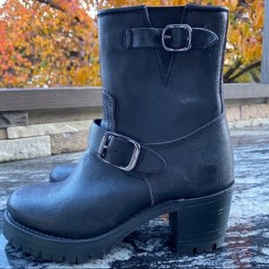 Frye Sabrina Black Leather Chunky Platform Moto 7